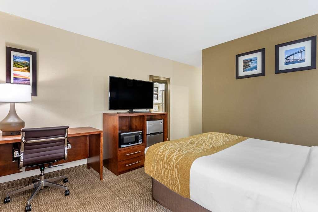 Comfort Inn Escondido San Diego North County Room photo