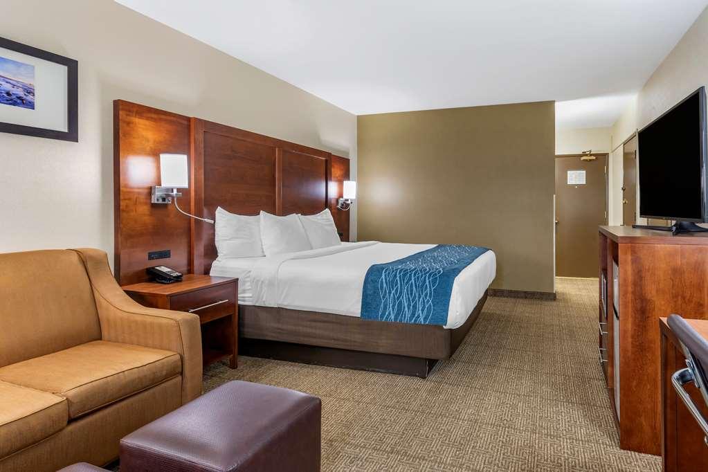 Comfort Inn Escondido San Diego North County Room photo