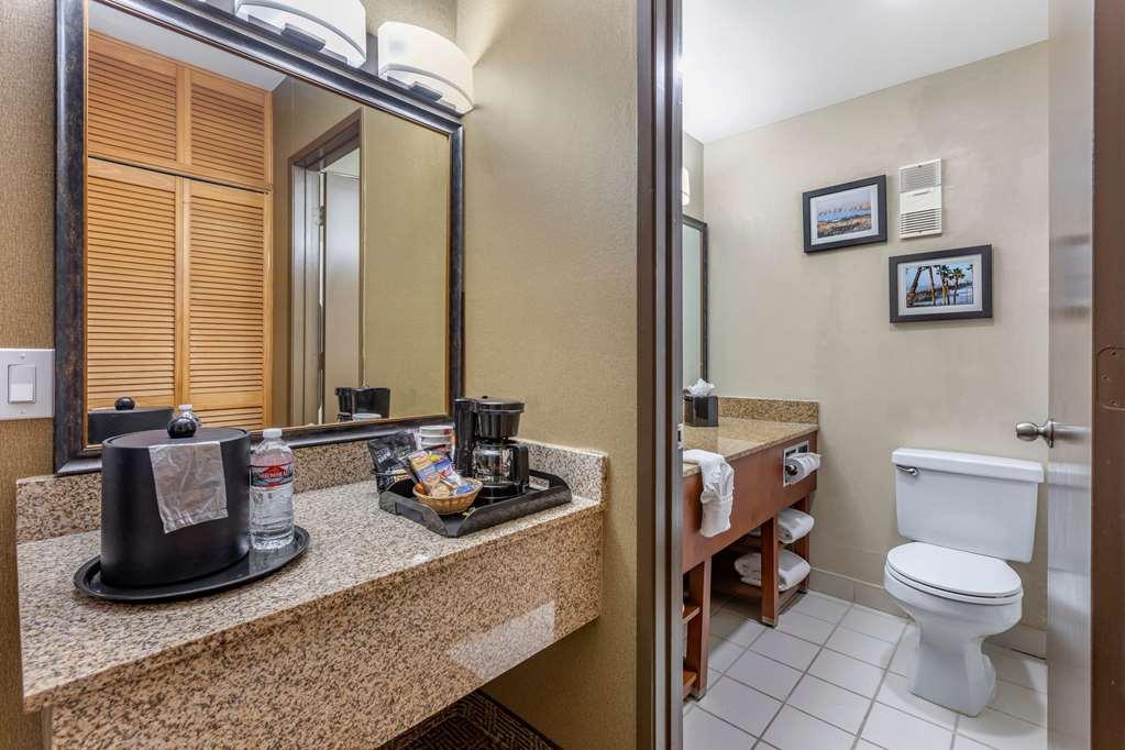 Comfort Inn Escondido San Diego North County Room photo